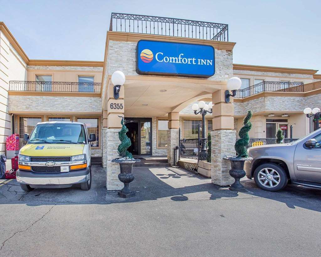 Quality Inn Toronto Airport Mississauga Exterior photo